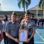 Gagalkan Penyelundupan, Pegawai Lapas Karawang Terima Penghargaan Khusus