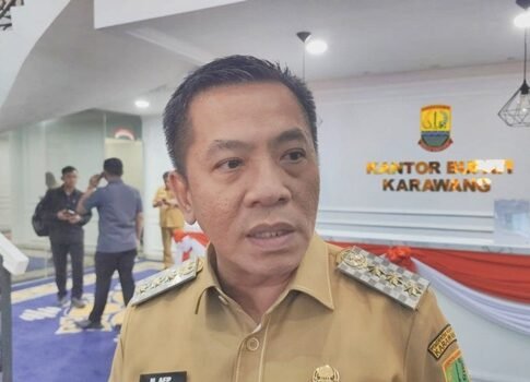 Bupati Karawang H. Aep Syaepuloh Bupati Karawang H. Aep Syaepuloh