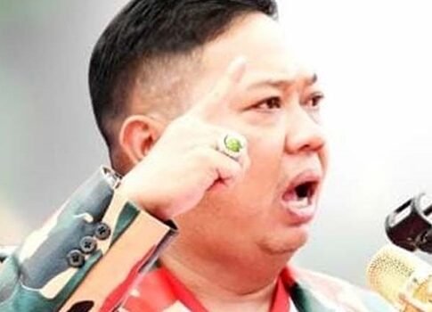 HM Arsyad Cannu Ketua Umum Laskar Merah Putih saat memberikan pernyataan dukungan terhadap posisi Polri di bawah Presiden