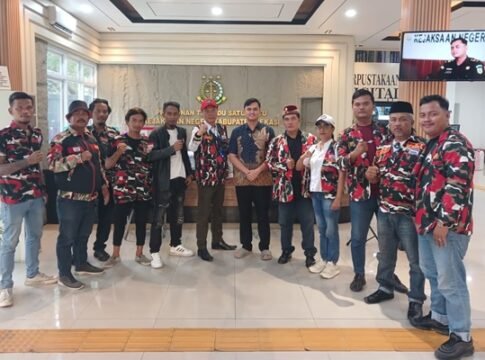 LMP Marcab Bekasi saat di Kejari Bekasi